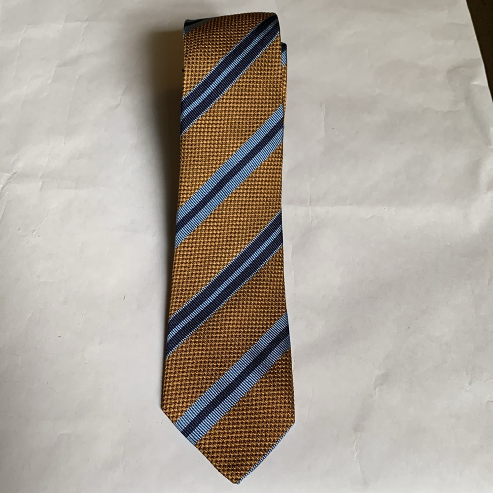 Ermenegildo Zegna gold weave with two tone diagonal, striped narrow tie.